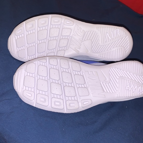 WMN’S Nike Ike to running shoe 🚨🆕🆕🚨 - Picture 5 of 5